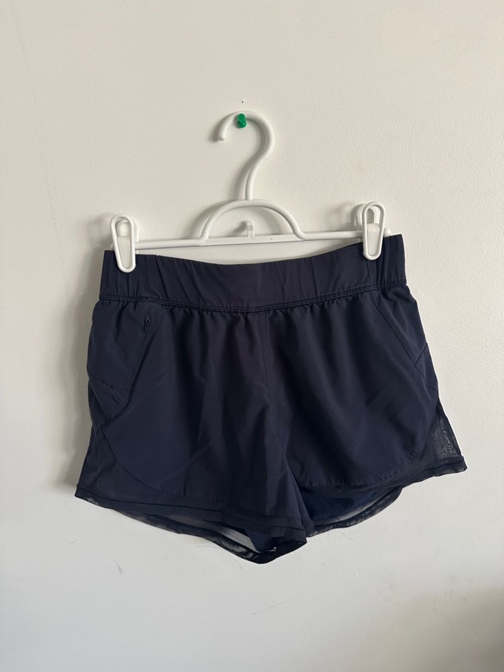 Lulu Lemon Women's Reversible Navy Athletic Shorts - Picture 4 of 9